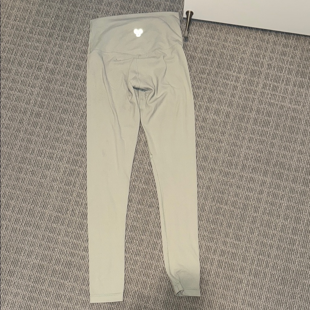 TNA ACTION BUTTER Leggings